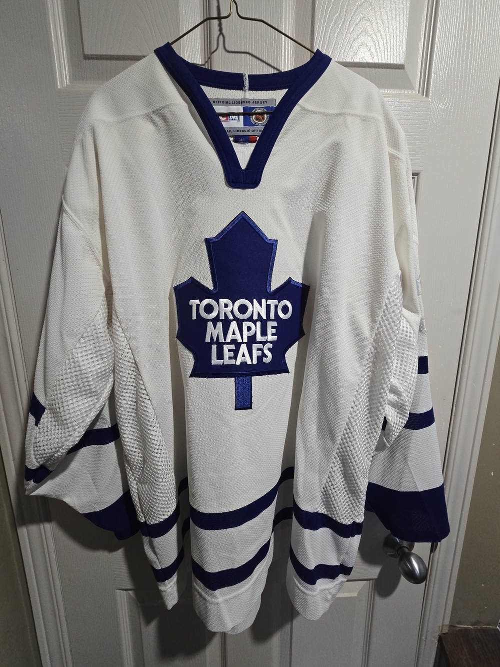 Toronto Maple Leafs White & Blue Hockey Jersey